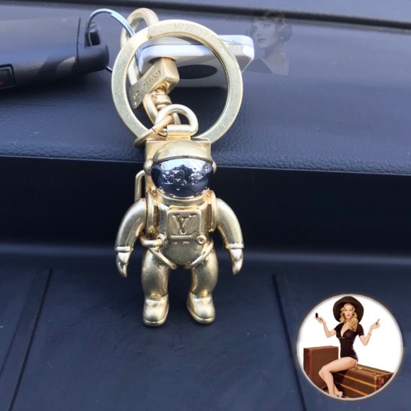 louis vuitton spaceman keychain